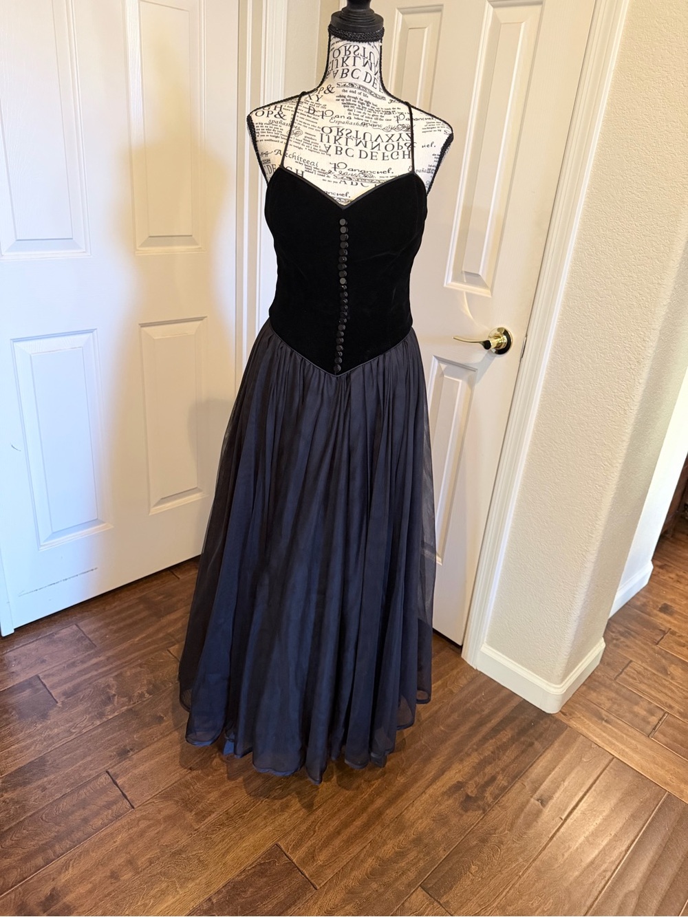 Women's Black Velvet Bodice & Black Tulle Evening Dress